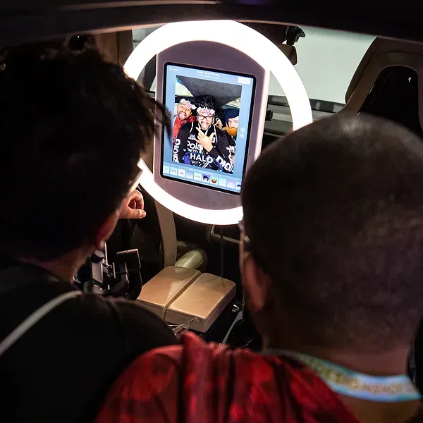 Photo booth car mount
